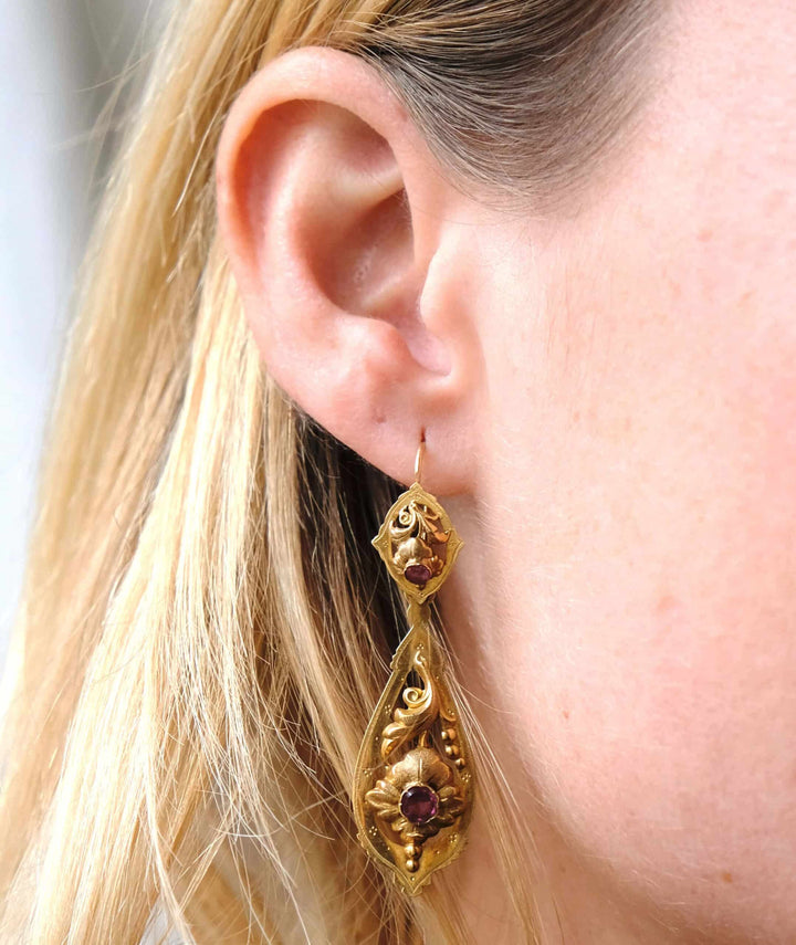 Pendants d’oreilles Louis Philippe en grenat “Leona”