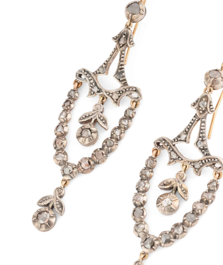 Caillou Paris Pendants Oreilles Anciens Diamants Joni Gros Plan 2