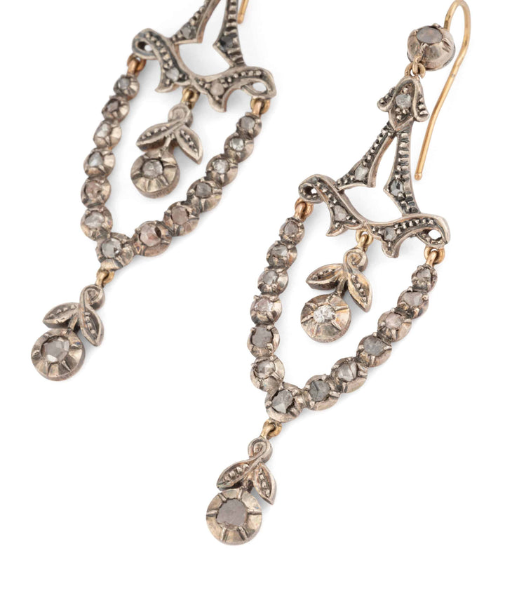 Caillou Paris Pendants Oreilles Anciens Diamants Joni Gros Plan