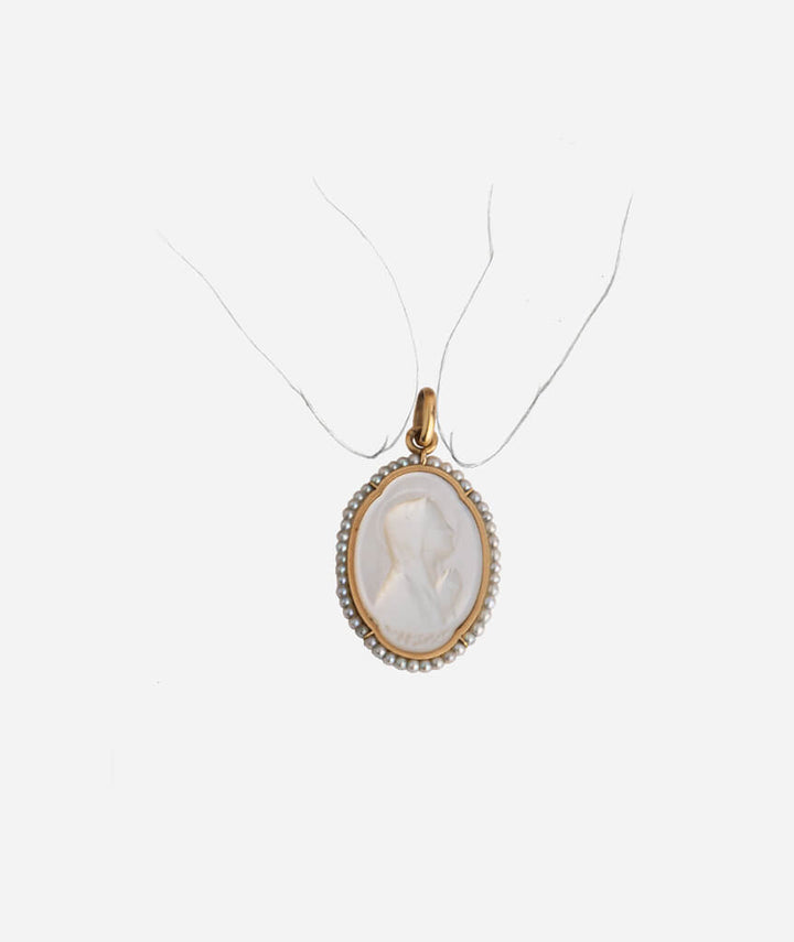 Caillou Paris - Pendentif ancien Aiata porter