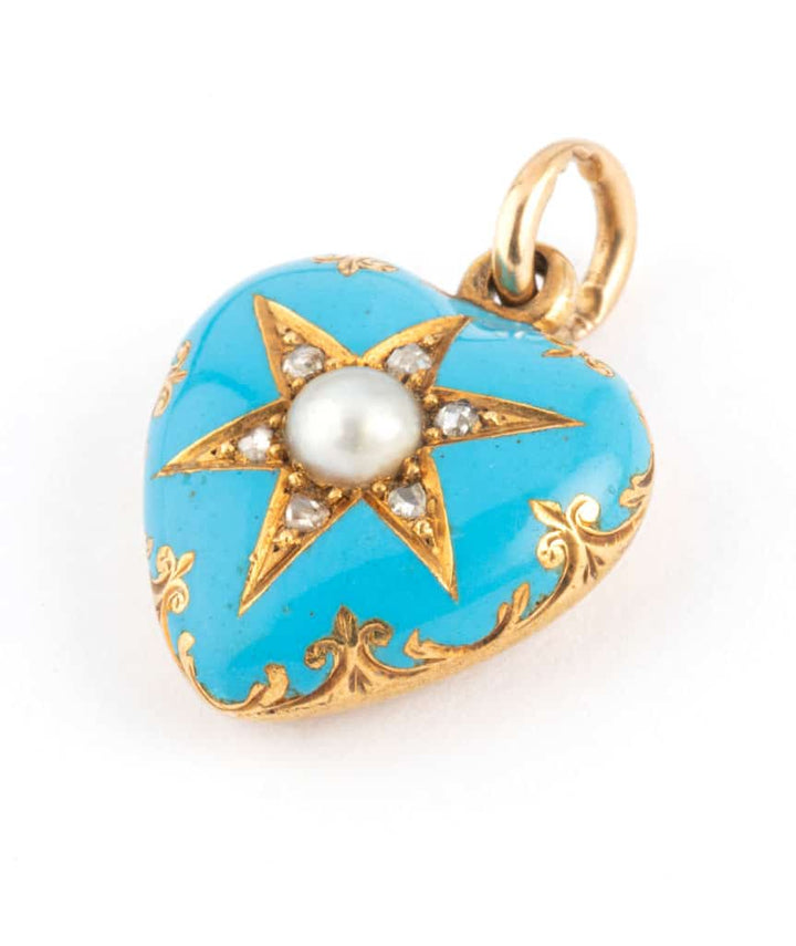 Caillou Paris - Pendentif ancien coeur "Kama" gros plan