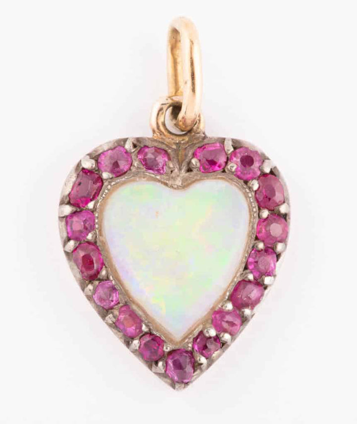 Caillou Paris Pendentif Ancien Opale Et Rubis Gar Gros Plan