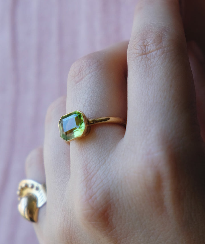 Bague ancienne péridot "Oili"