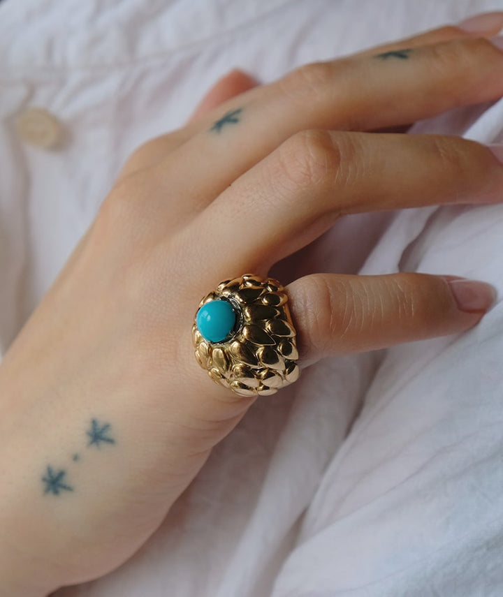 Bague dôme ancienne "Alane" ambiance
