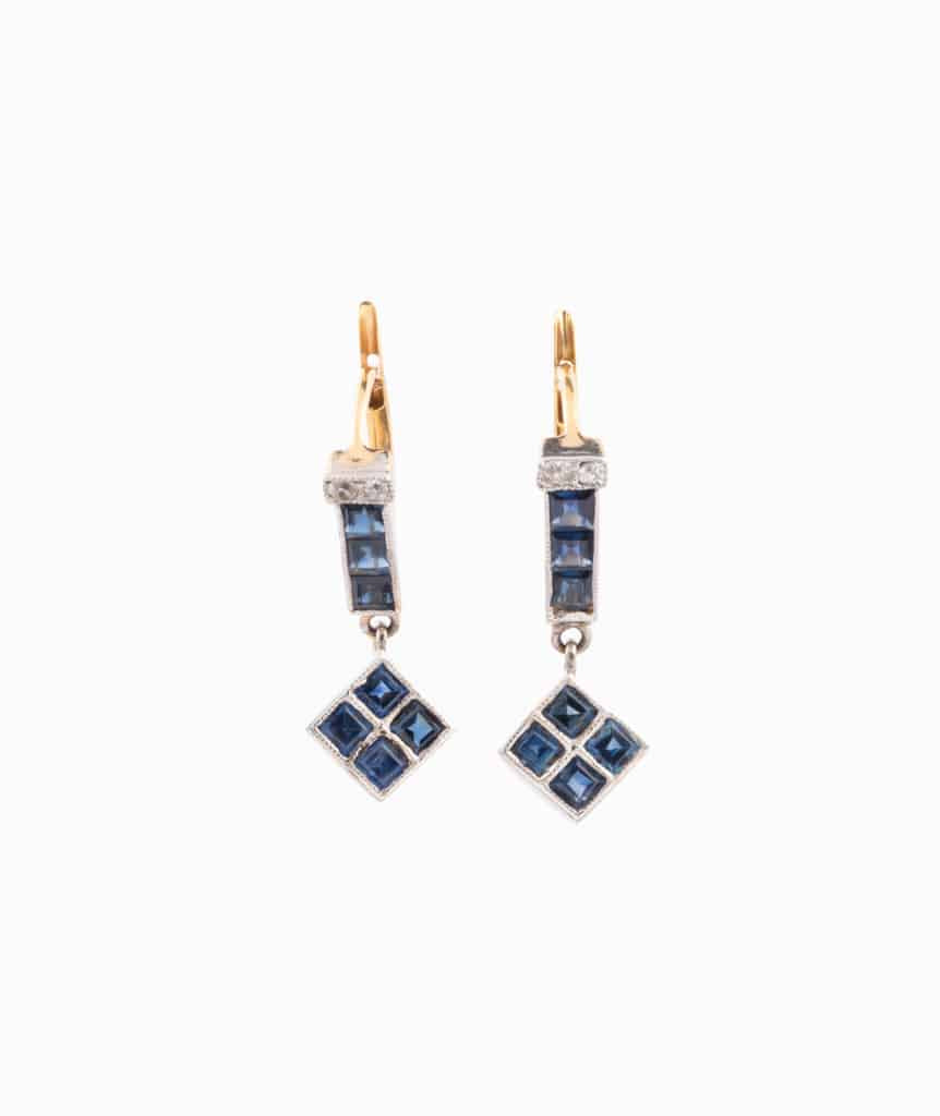 Boucles d'oreilles anciennes en saphir