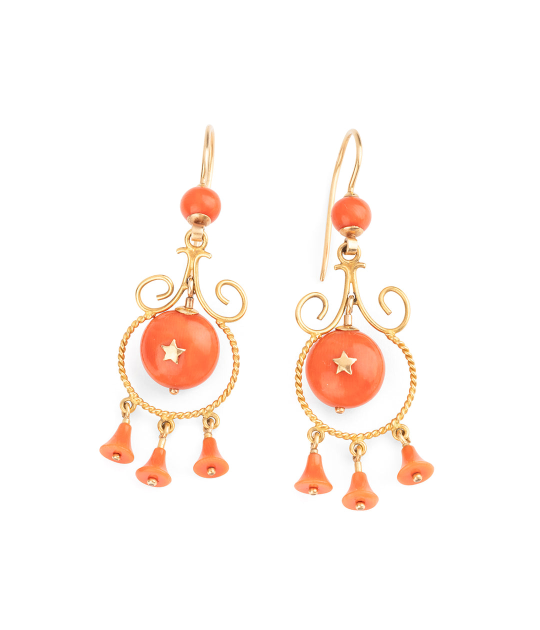 Anciennes-boucles-oreilles-corail-Nessa-Caillou-Paris