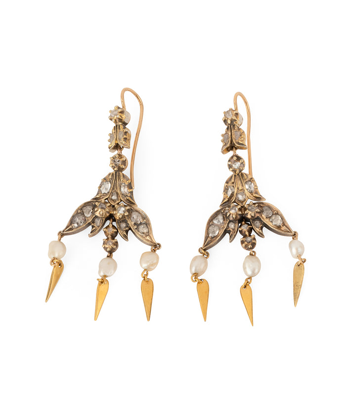 Anciennes-boucles-oreilles-or-18k-perles-Pavak-Caillou-Paris