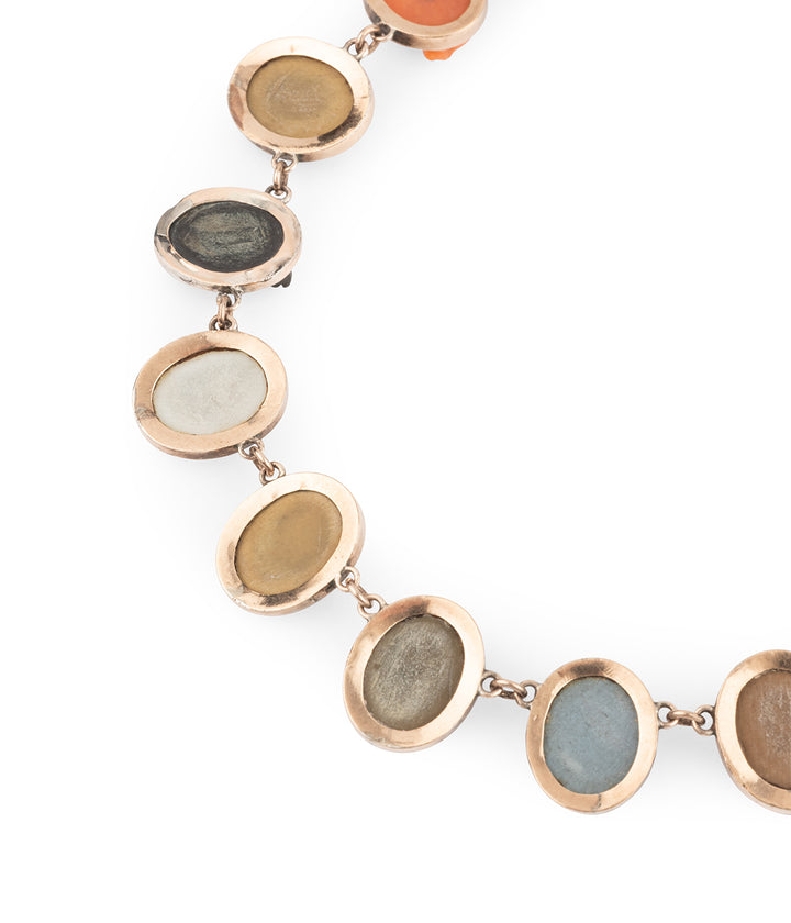Antique-cameo-necklace-lavastone-18k-gold-Clint