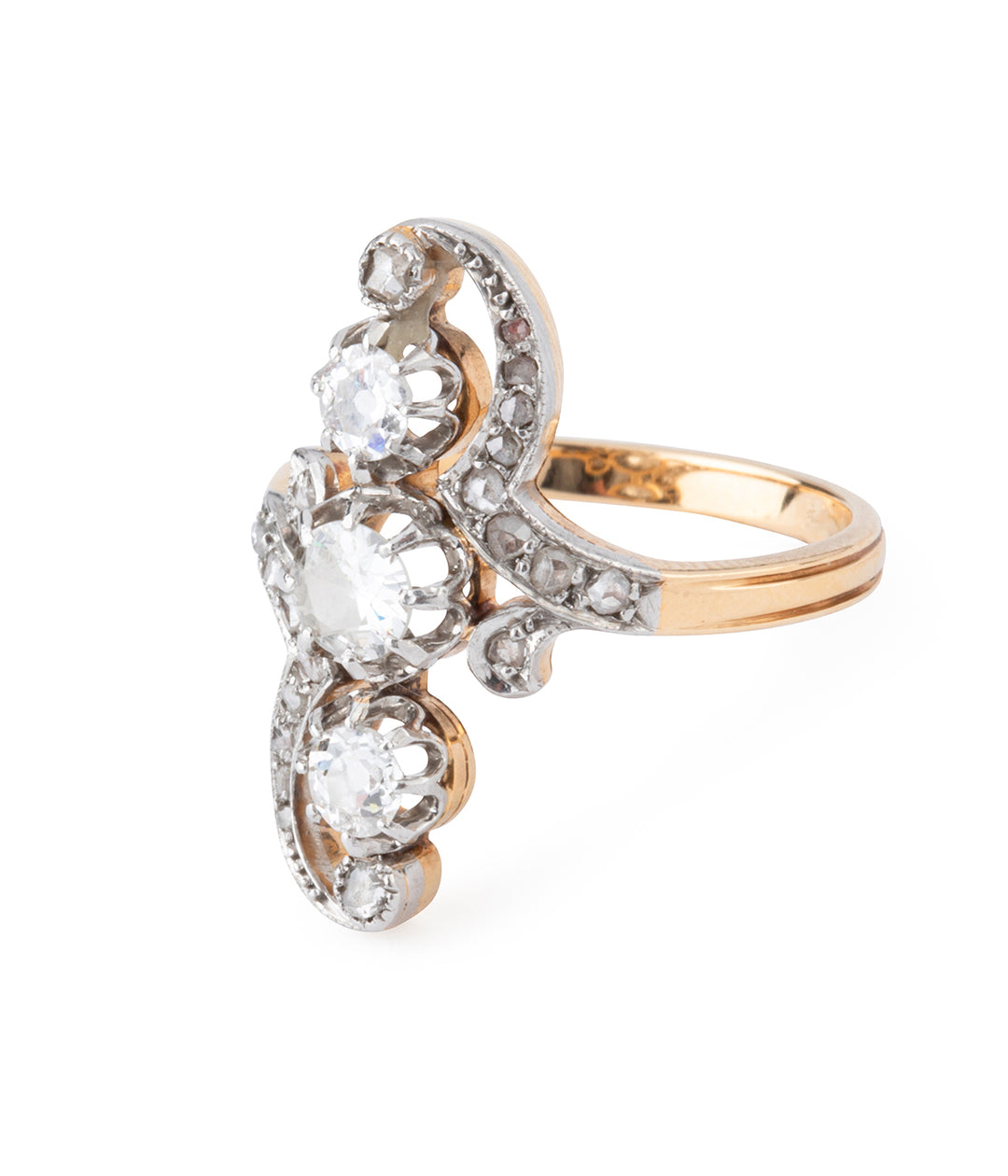 Antique-diamonds-ring-18k-gold-Saku-Caillou-Paris