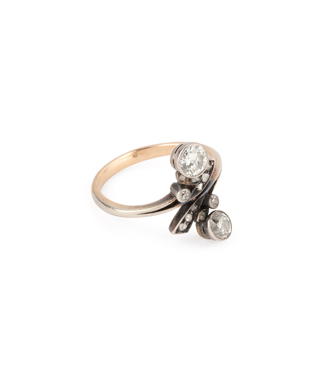 Antique-engagement-ring-diamonds-Samppa-Caillou-Paris