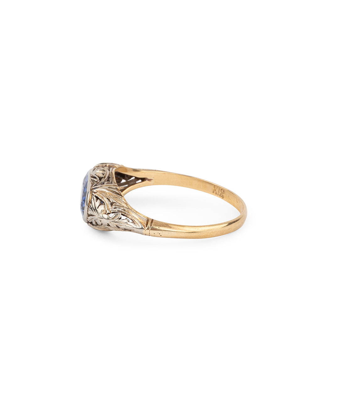 Antique-engagement-ring-sapphire-Kay-Caillou-Paris