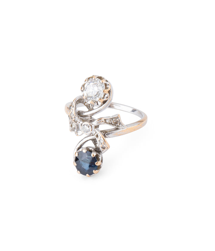 Antique-floral-ring-diamonds-sapphires-Cyr-Caillou-Paris