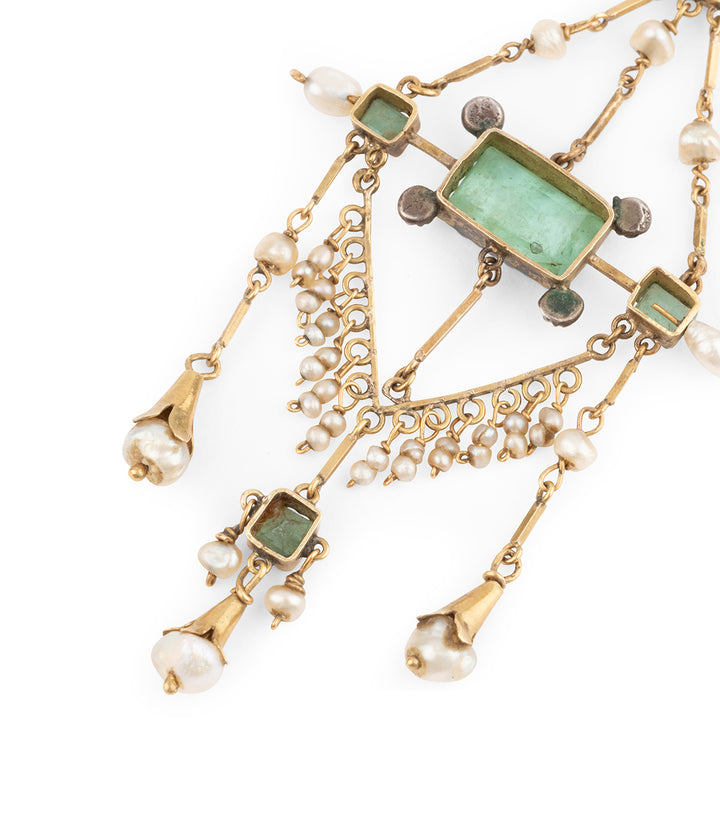 Antique-gold-pendant-emerald-diamonds-Wennie-Caillou-Paris