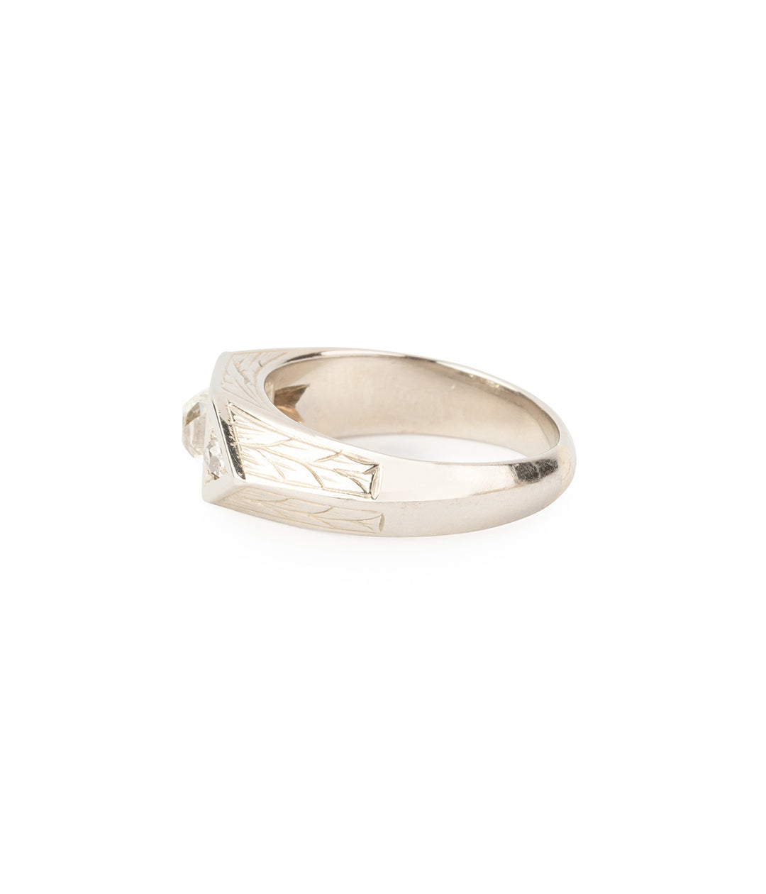 Antique-gold-ring-diamond-Milla