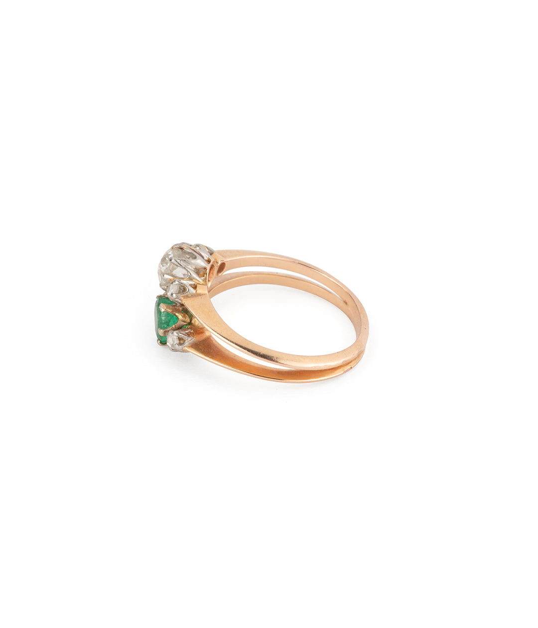 Antique-gold-ring-diamonds-emerald-Kika-Caillou-Paris