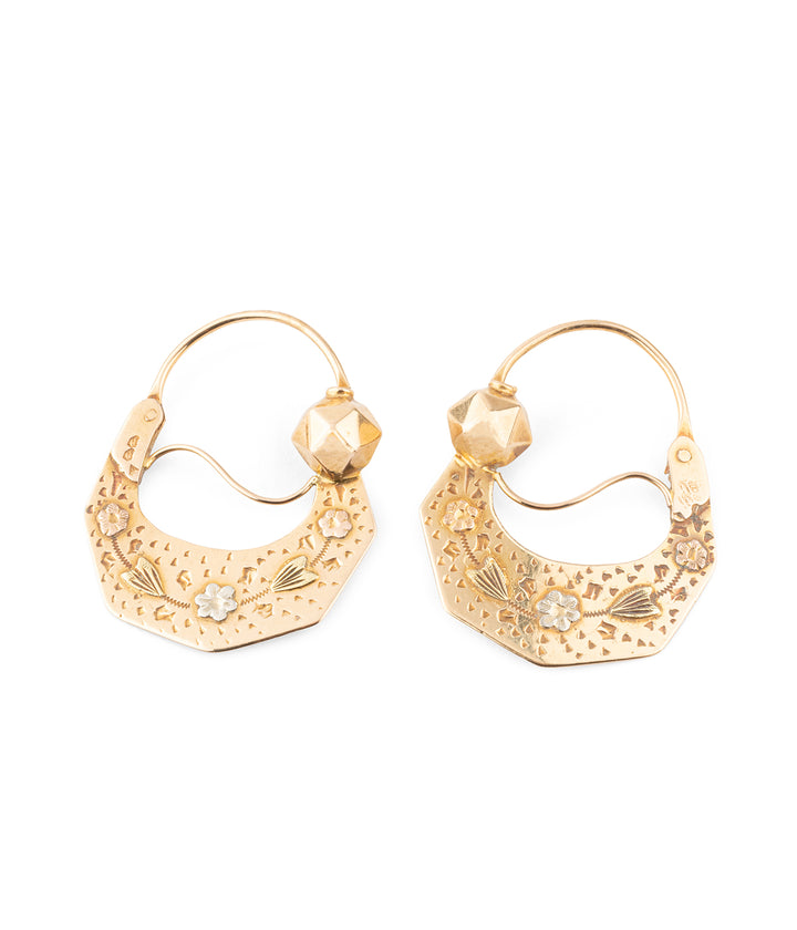 Antique-hoop-earrings-18k-gold-Baya-Caillou-Paris