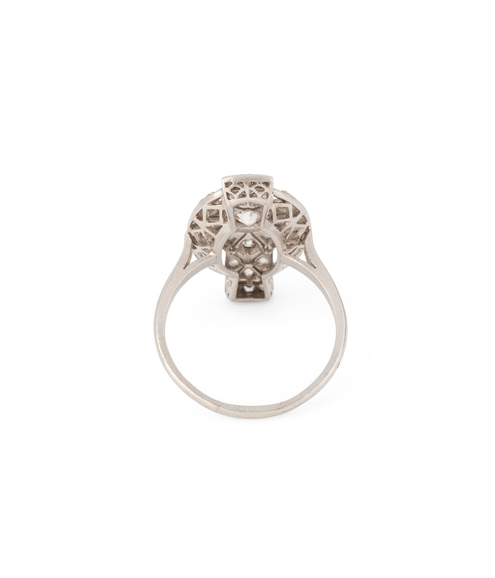 Antique-platinum-ring-diamonds-Una-Caillou-Paris