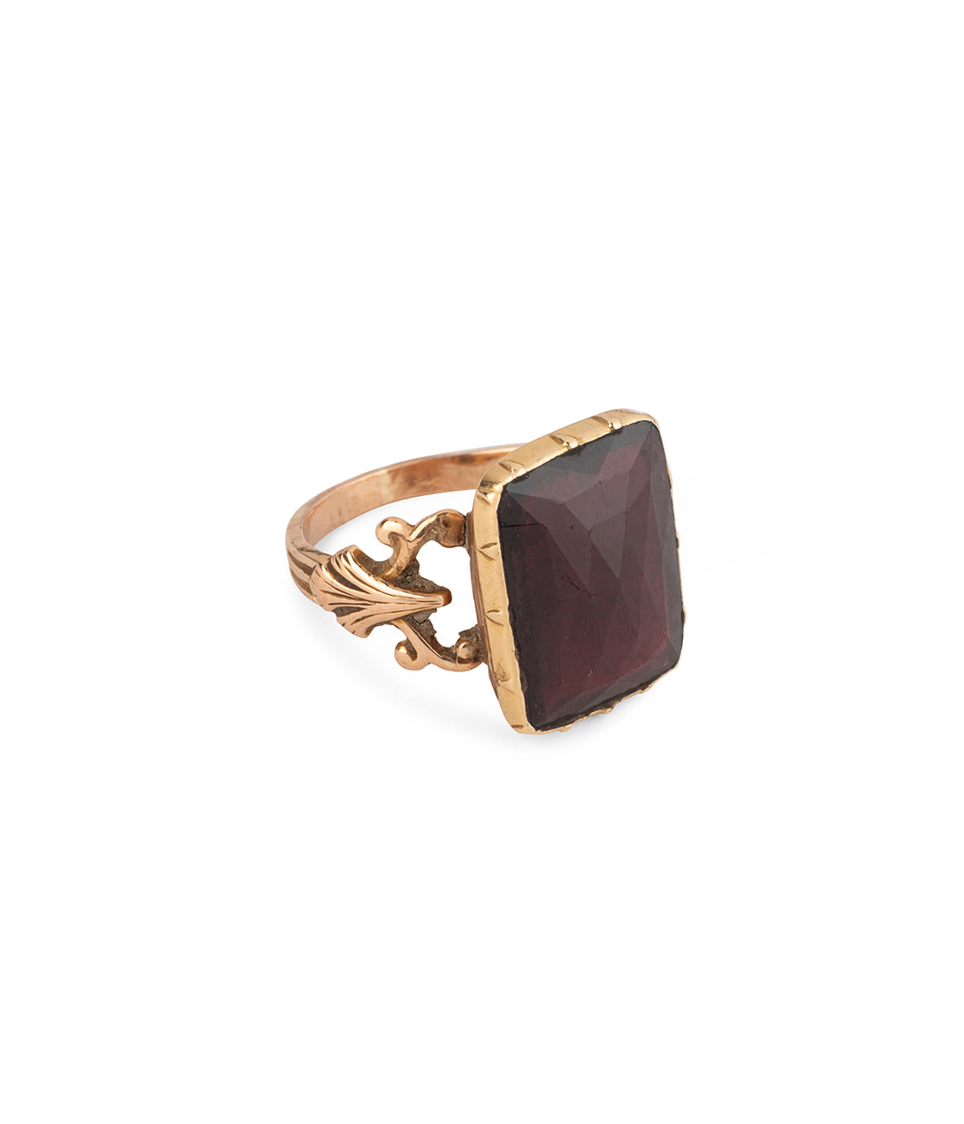 Antique-ring-Perpignan-garnet-Ebbie-Caillou-Paris