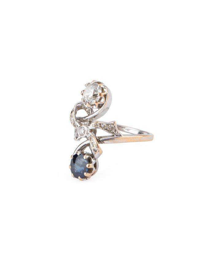 Antique-ring-diamonds-sapphires-18k-gold-Cyr-Caillou-Paris