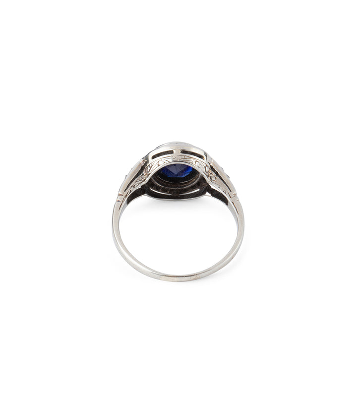 Antique-ring-sapphires-white-gold-Faten-Caillou-Paris