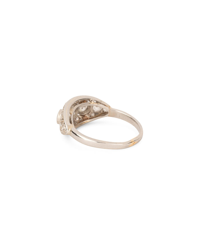 Art-deco-engagement-ring-18k-gold-diamonds-Lazaro-Caillou-Paris