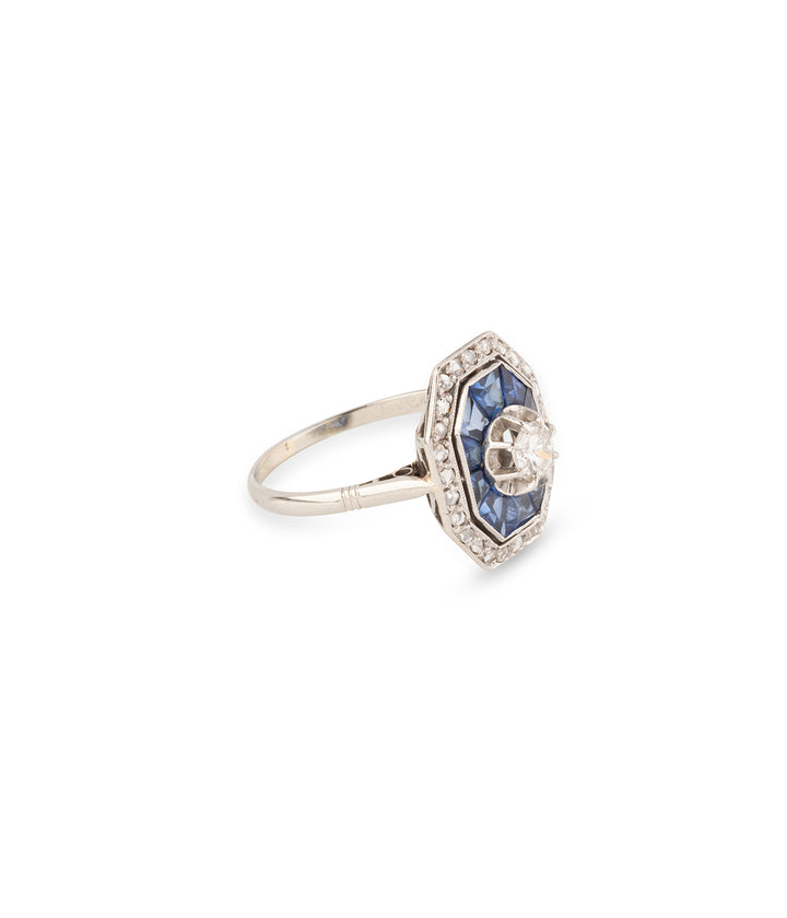 Art-deco-engagement-ring-sapphire-Hiro-Caillou-Paris