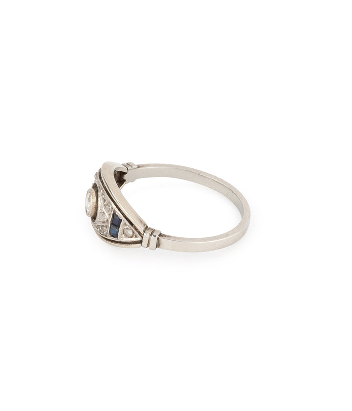 Art-deco-ring-sapphire-diamonds-Gleb-Caillou-Paris