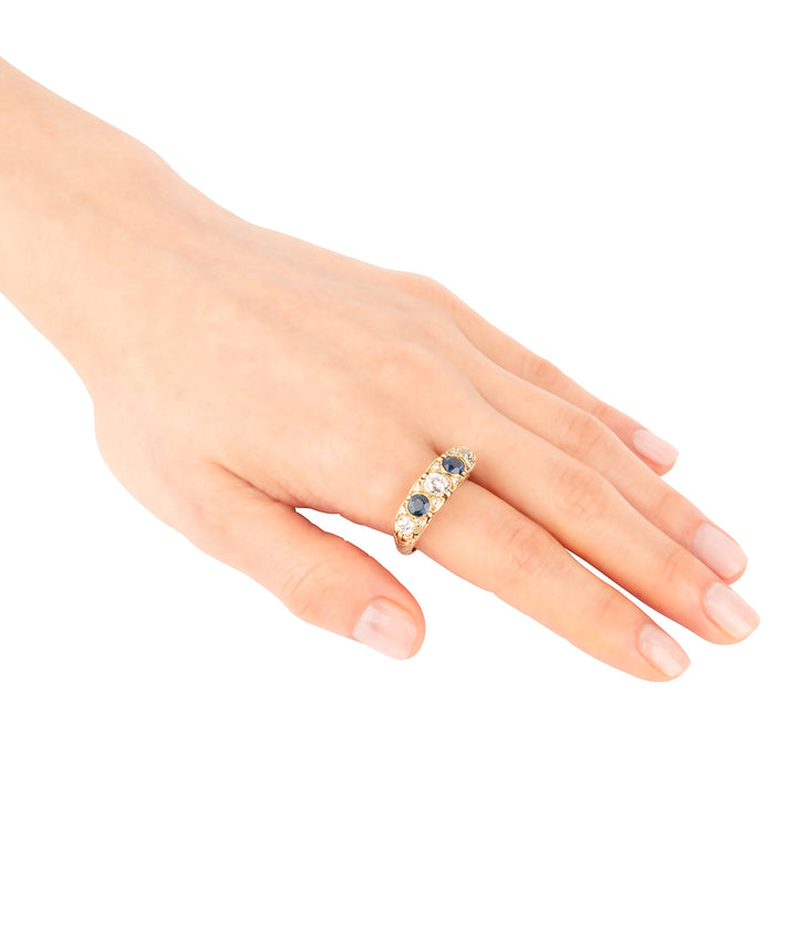 Bague-Jarretiere-ancienne-saphirs-diamants-Anoki-Caillou-Paris