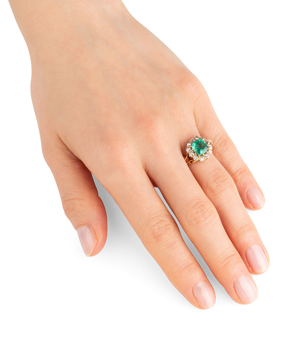 Bague-Marguerite-ancienne-diamants-emeraude-Bich-Caillou-Paris