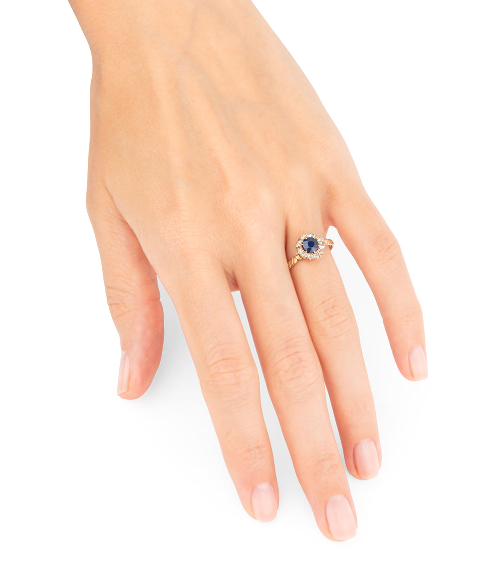 Bague-Marguerite-ancienne-saphir-diamants-Jodie-Caillou-Paris