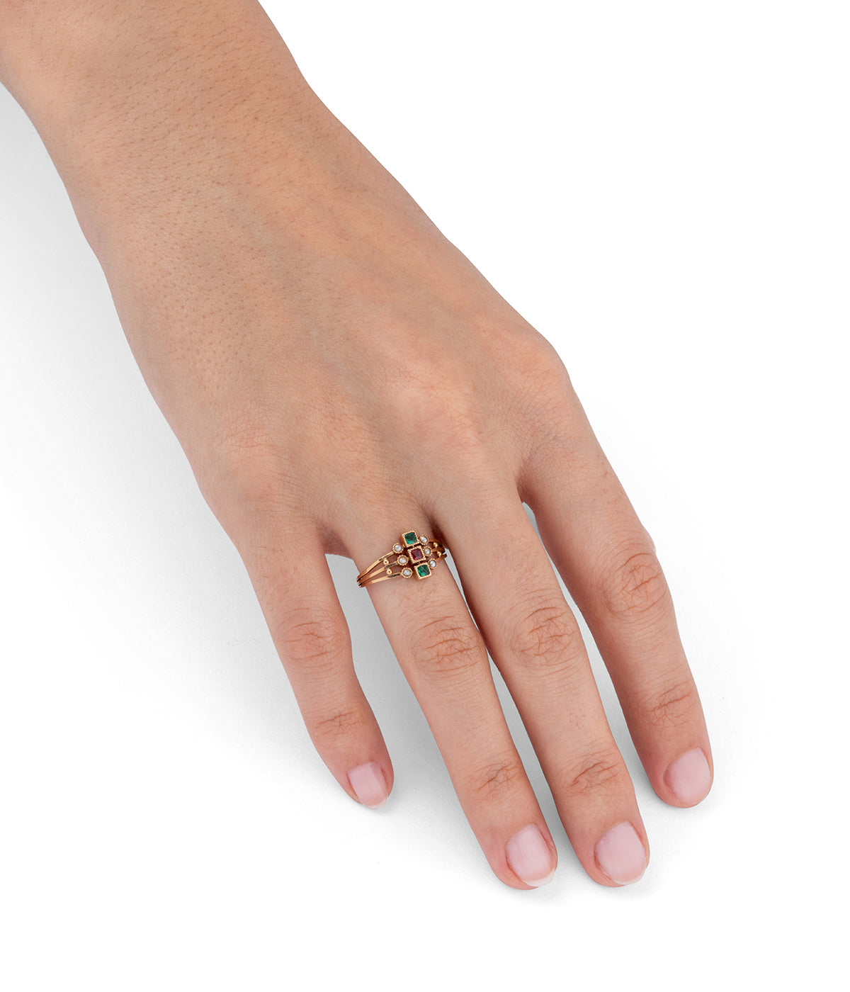 Bague ancienne or "Valia" porter - Caillou Paris 