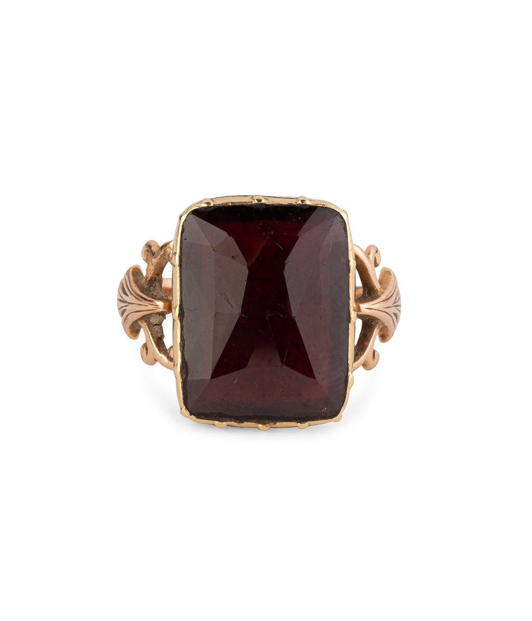 Bague-ancienne-grenat-bijou-regional-Ebbie-Caillou-Paris