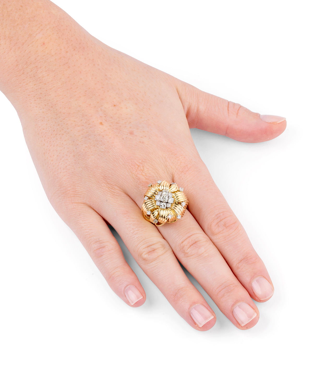 Bague ancienne or "Anissa" porter - Caillou Paris 