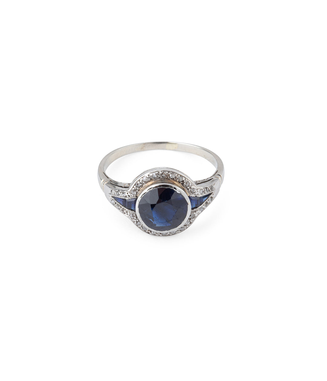 Bague-ancienne-saphirs-diamants-or-18-carats-Faten-Caillou-Paris