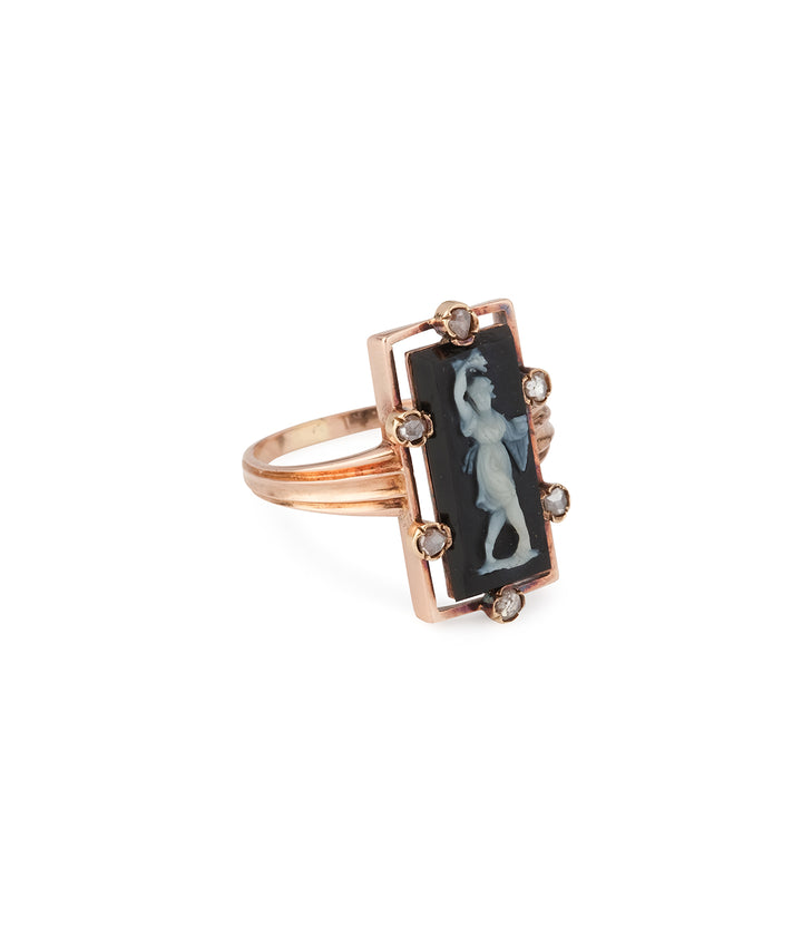 Bague-camee-ancienne-or-rose-Yvi-Caillou-Paris