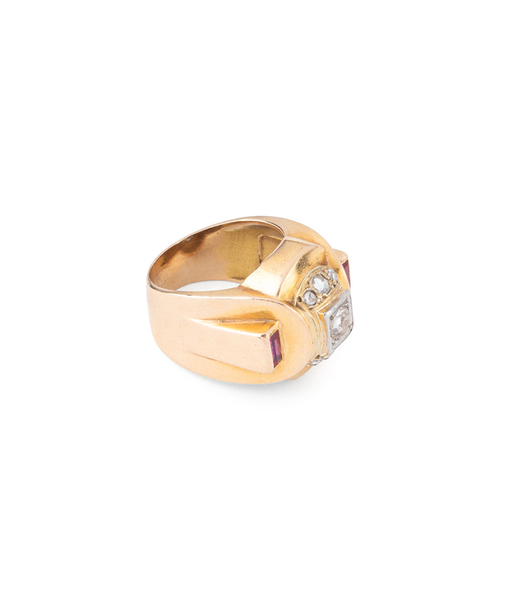 Bague-chevaliere-vintage-diamants-rubis-Trine-Caillou-Paris