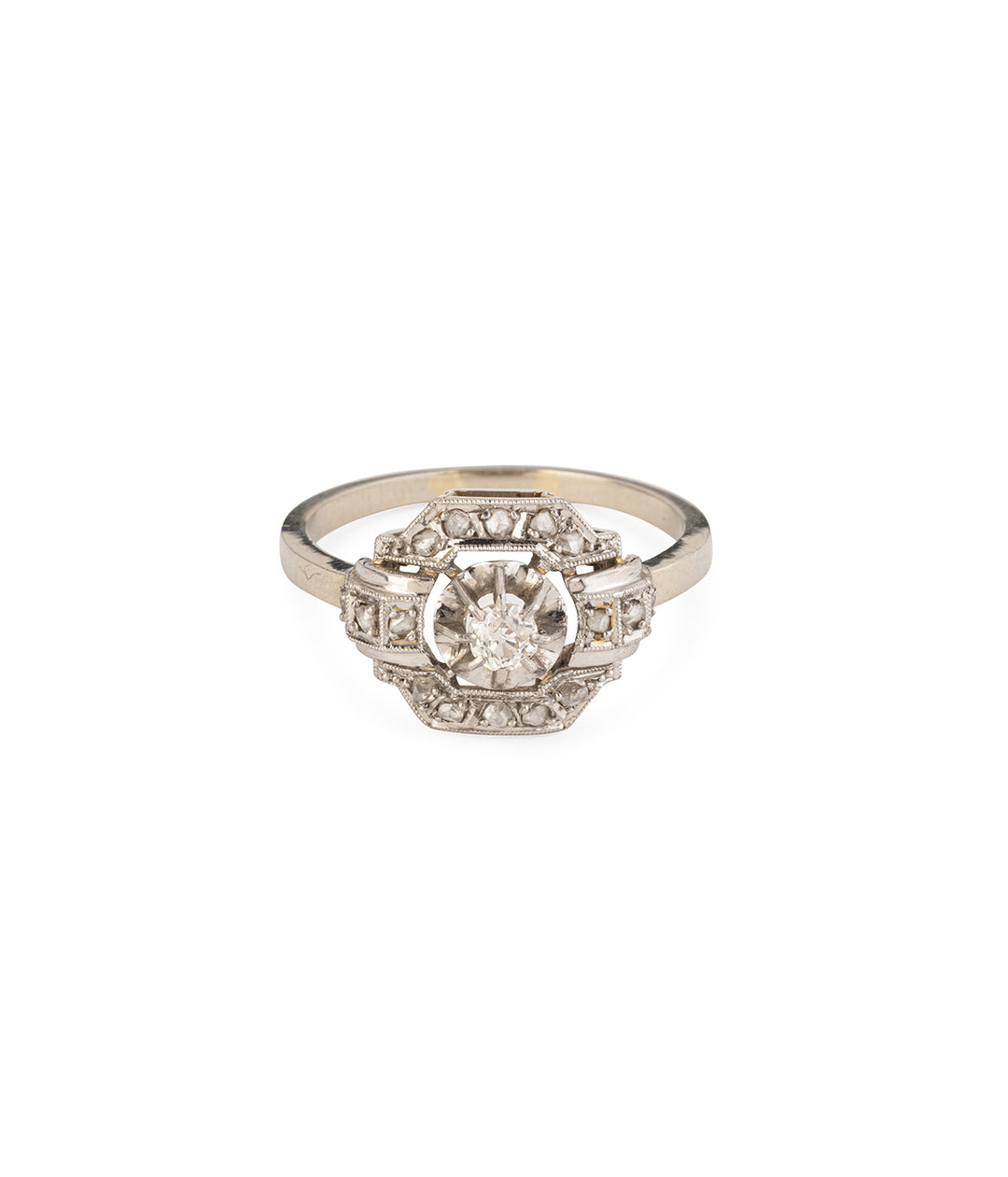 Bague-fiancailles-Art-deco-diamants-Carita-Caillou-Paris