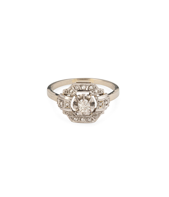 Bague-fiancailles-Art-deco-diamants-Carita-Caillou-Paris