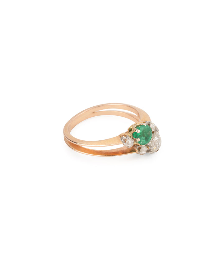 Bague-fiancailles-ancienne-or-rose-diamants-emeraude-Kika-Caillou-Paris