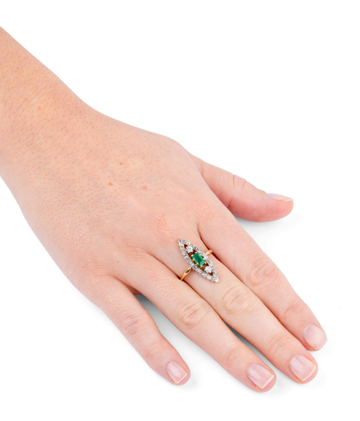 Bague marquise ancienne "Zaifa" porter - Caillou Paris