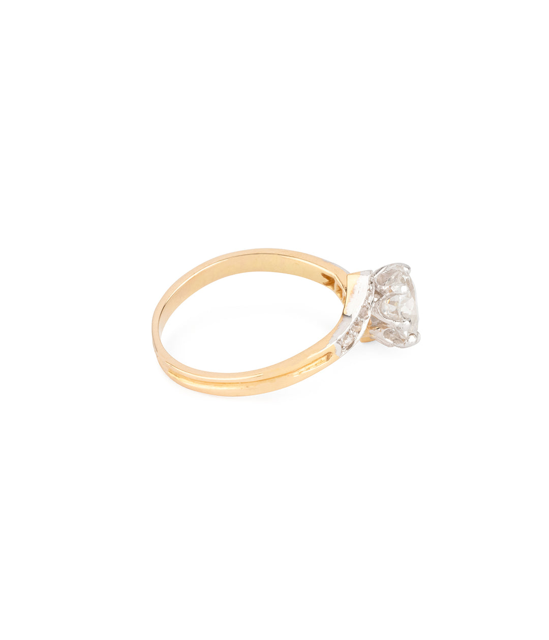Bague-solitaire-ancien-diamant-Xarika-Caillou-Paris