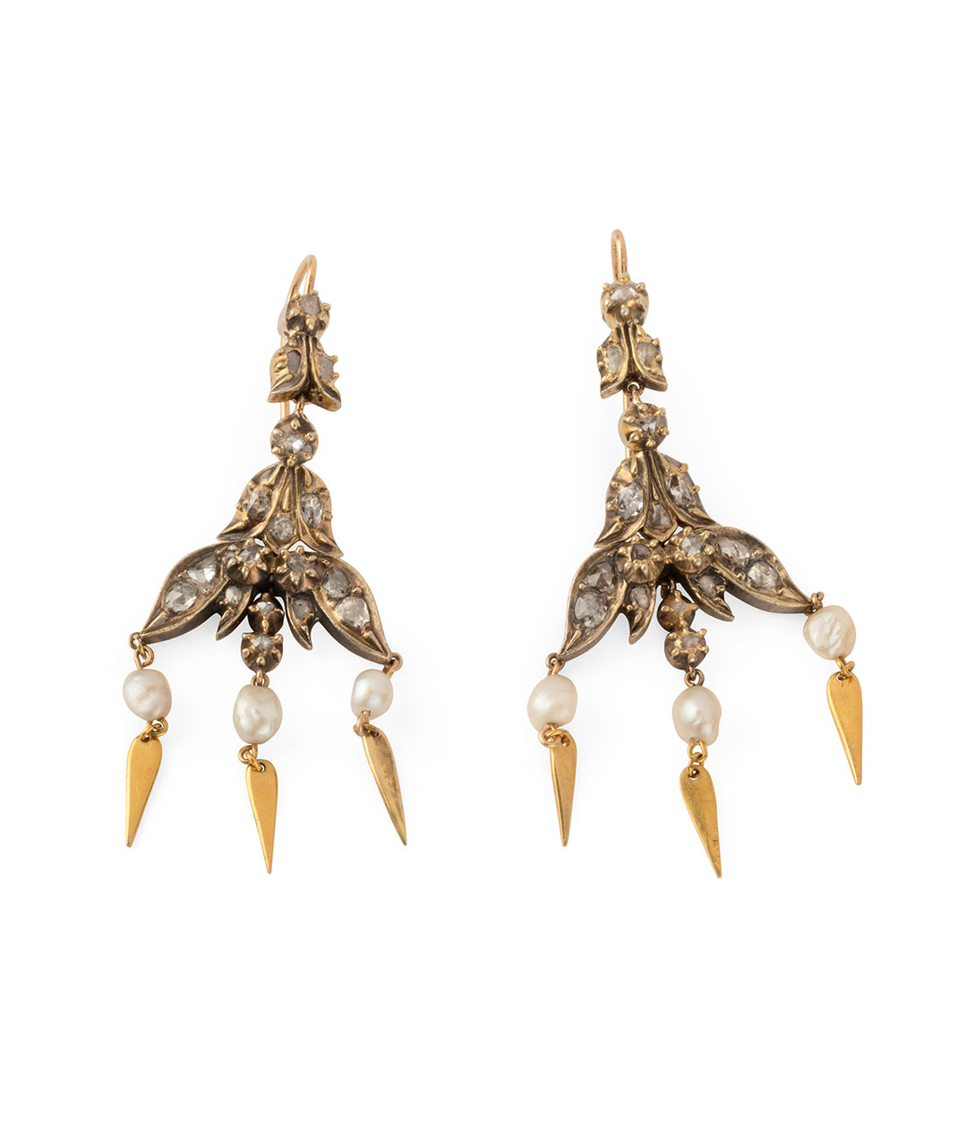 Boucles-oreilles-anciennes-diamants-perles-Pavak-Caillou-Paris
