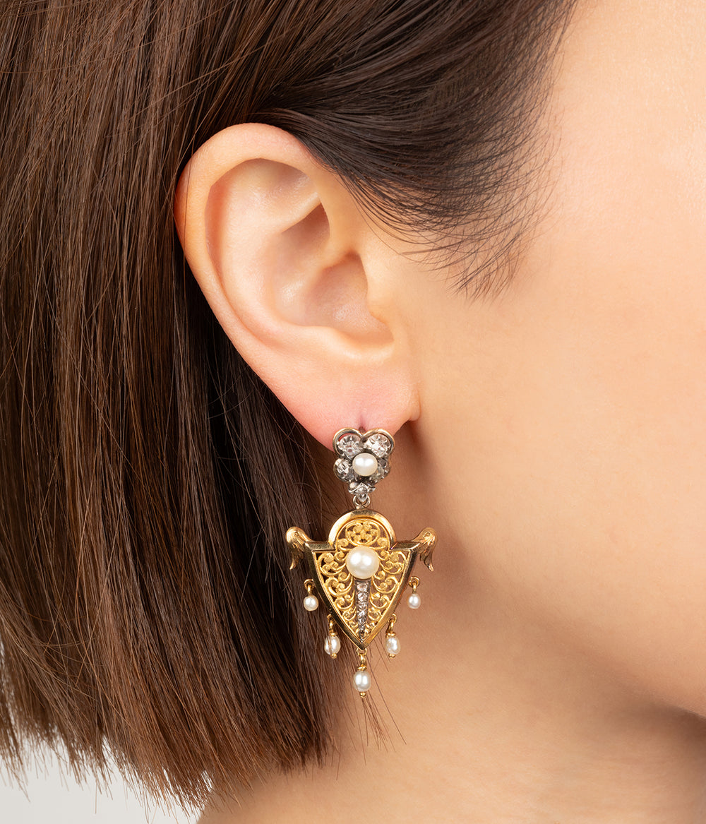Boucles-oreilles-anciennes-perle-diamants-Chapala-Caillou-Paris
