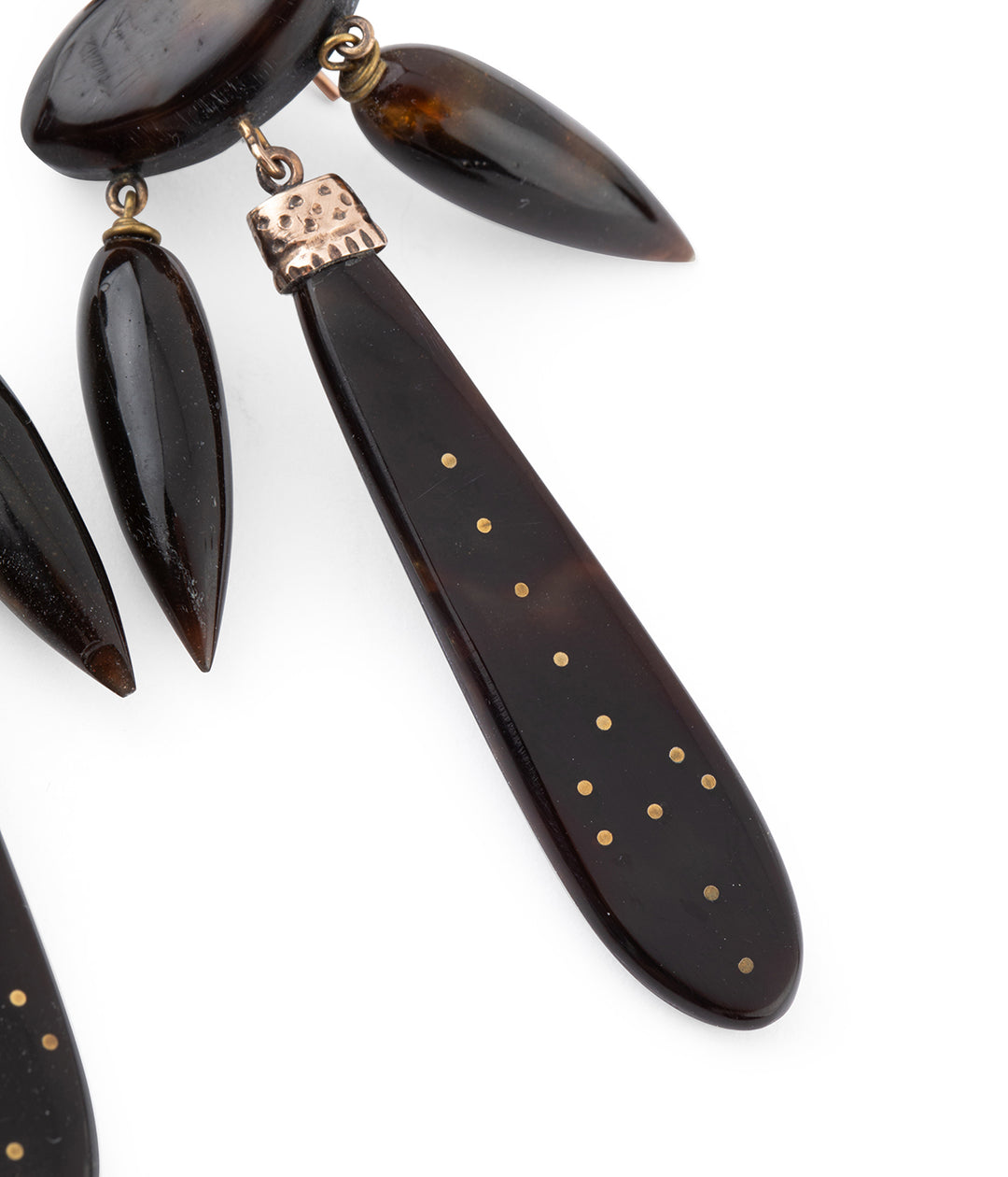 Boucles-oreilles-anciennes-pique-ecaille-Rioc-Caillou-Paris