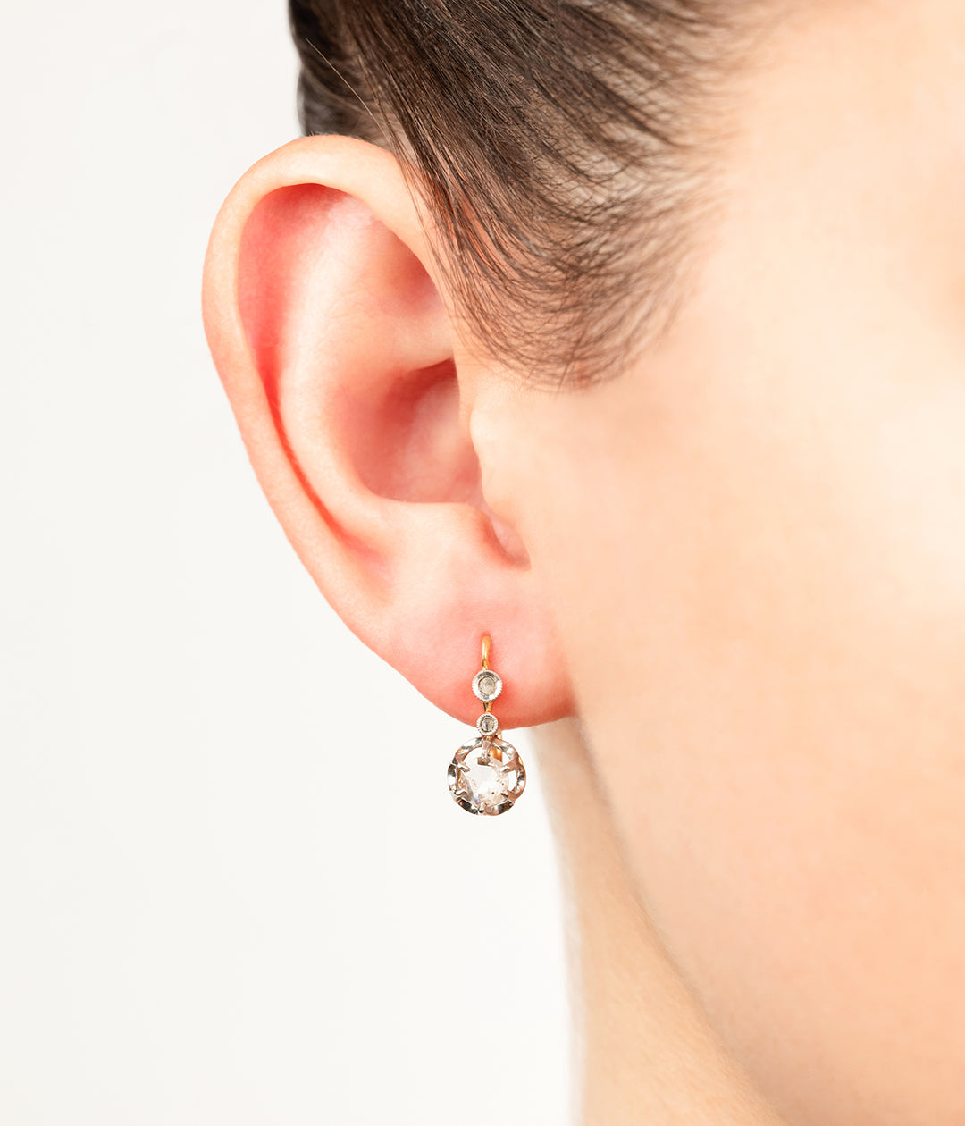 Boucles-oreilles-dormeuses-anciennes-diamants-Gianna