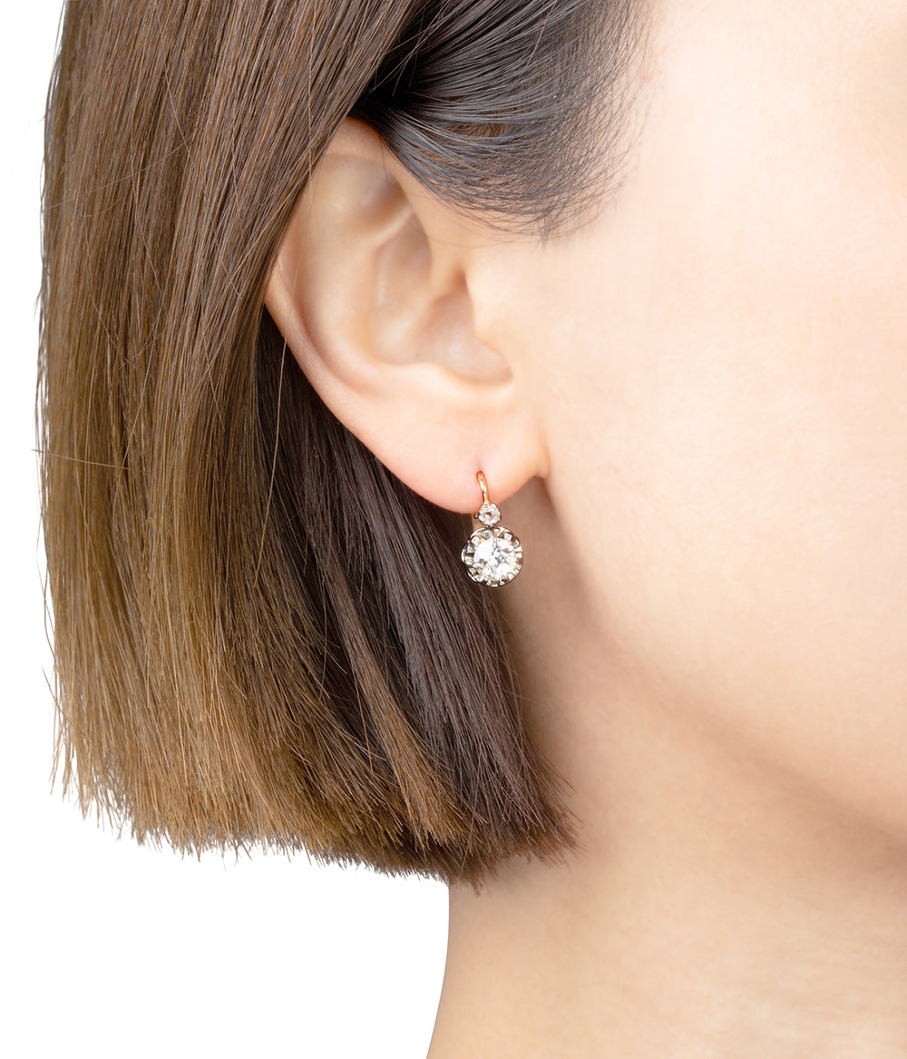 Boucles-oreilles-dormeuses-anciennes-diamants-Ruffo-Caillou-Paris