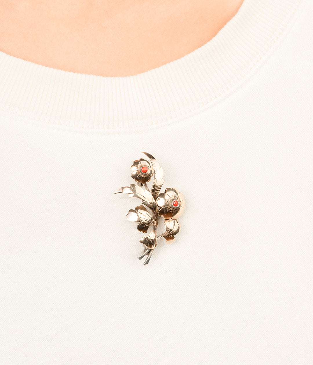 Broche-ancienne-argent-corail-Albia