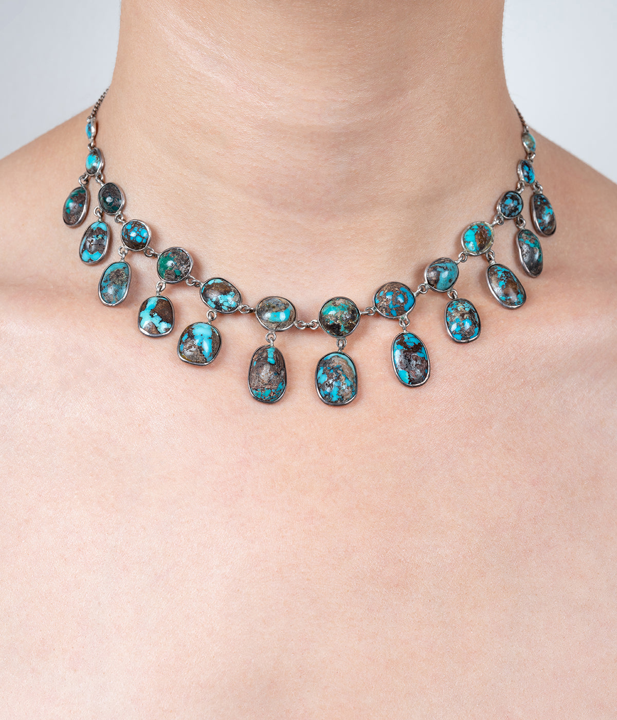 Caillou Paris - Collier draperie ancien turquoise “Alfredo” porter