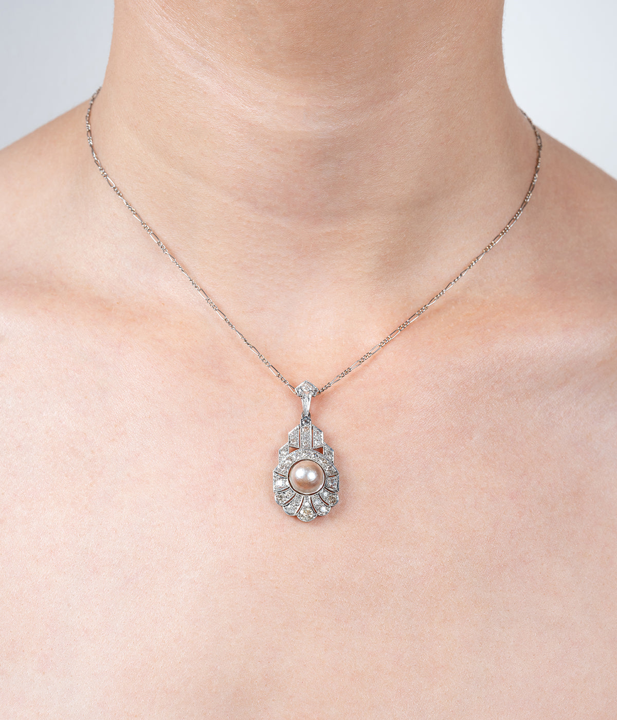 Pendentif ancien perle porter - Caillou Paris