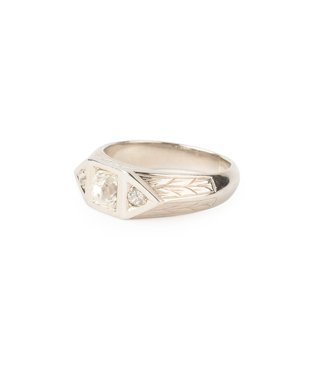 Chevaliere-Art-deco-or-blanc-diamant-Milla